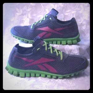 Reebox Women RealFlex  Size 10 Grey/Green/ Pink.